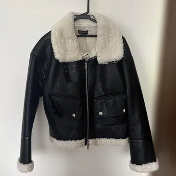 보아 옷깃 블랙 가죽 자켓