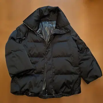 UNIQLO J 블랙 다운 자켓 숏 기장