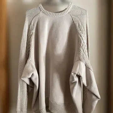 부즈루드 베이지 니트 슬리브 맨투맨