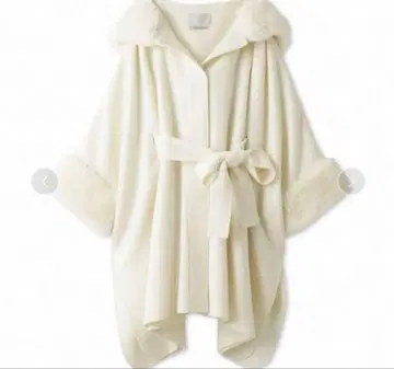 새상품급 셀포드 퍼 판초 코트 아이보리