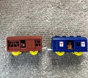 프라레일 화차 2개 (가축 운반차 우편차)