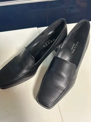 REGAL 블랙 로퍼 여성용