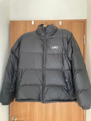 LMC 블랙 다운 자켓
