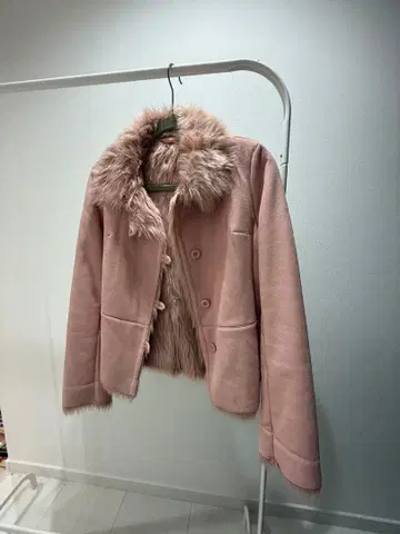 핑크 퍼 옷깃 자켓 (페이크 무스탕)