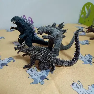 고질라 피규어 스탠딩 포즈 블랙, 보라색 외 2체