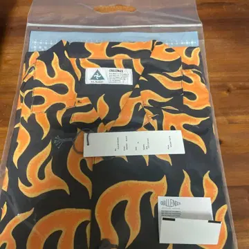 CHALLENGER 프레임 패턴 반팔 셔츠