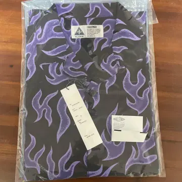 챌린저 반팔 셔츠 자색 무늬