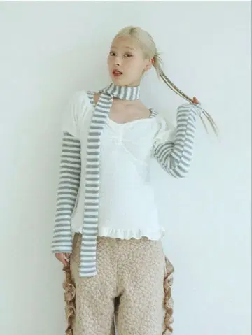 UGLYSHADOW 소프트 셔링 T셔츠