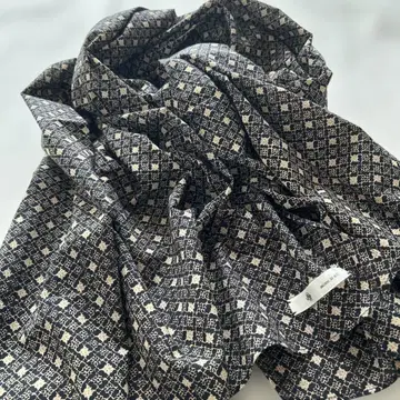 메종드소일 블록 프린트 코튼 스톨 블랙 x 베이지