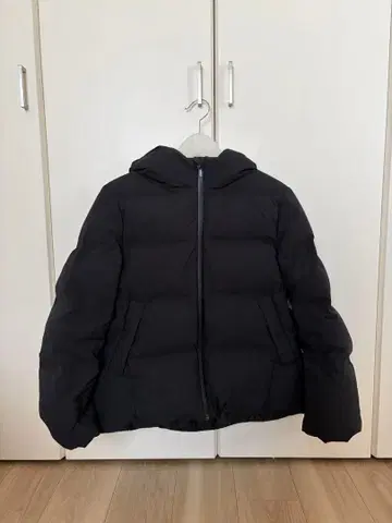 유니클로 UNIQLO 심리스 다운 자켓 S 사이즈 블랙