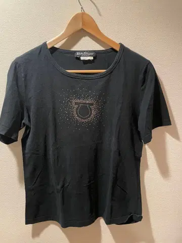 Salvatore Ferragamo 블랙 반팔 T셔츠