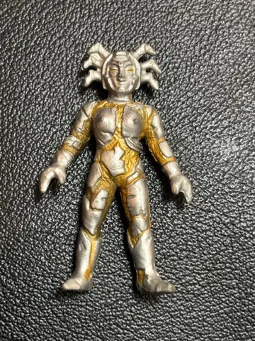 마논 외계인 울트라맨 티가