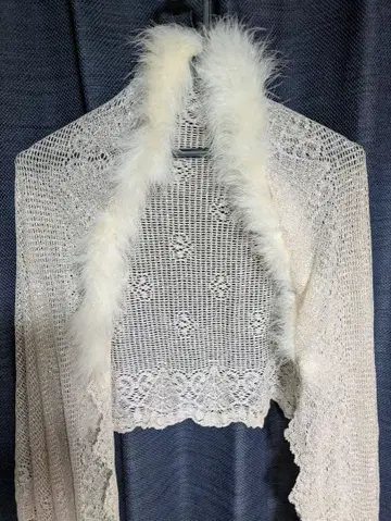 아이보리 레이스 숄 퍼 포함