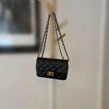 블랙 퀼팅 숄더백