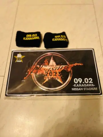 BLIVE OF 2023 리스트 밴드와 플레이트