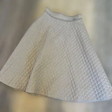 폭시 퀼팅 플레어 스커트 베이지