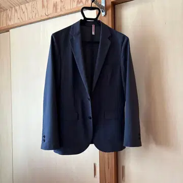 다크 그레이 싱글 브레스 정장 자켓