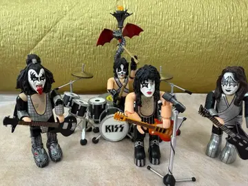 KISS 팬에게! 모두 좋은 얼굴입니다. 레어! KISS 피규어 세트