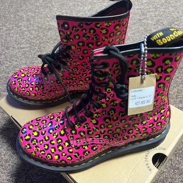 [ 새상품 미사용 ] 마틴 1460 클래시 핑크 부츠 24cm