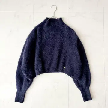 새상품급 [세모아쥬] 복슬복슬 폭스 캐시미어 크롭 니트 네이비