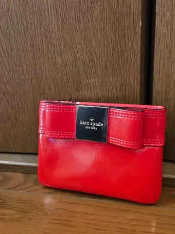 [ 새상품 ] kate spade 빨간색 코인 패스