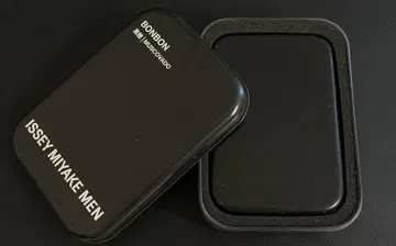 ISSEY MIYAKE MEN BONBON 블랙 카드 케이스