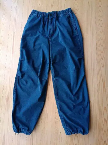 유니클로 와이드 파라슈트 팬츠