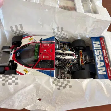 엑소토 1/18 닛산 R89C 23호차