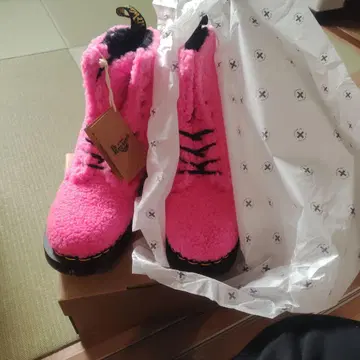 [ 새상품 미사용품 ] Dr. Martens 핑크 부츠 US5(24cm)