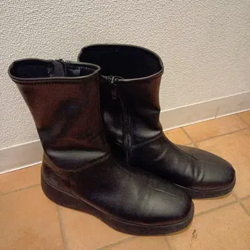 유니클로 C 스트레치 숏부츠 블랙 24cm