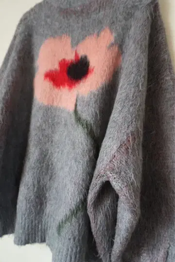 샤기 플라워 니트 Knuth Marf