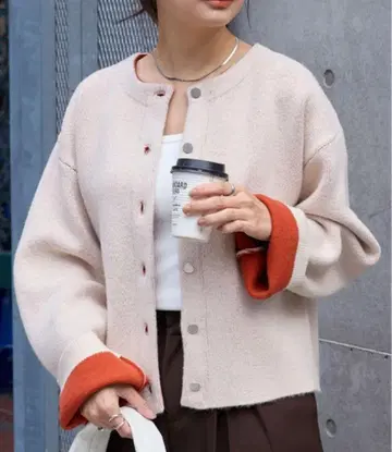 [ 새상품 미사용 ] 더블 페이스 배색 숏 기장 니트 가디건