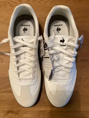 새상품 le coq sportif 화이트 스니커즈
