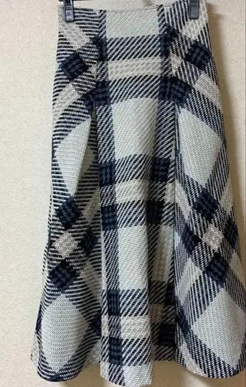 스나이델 로빙 체크 스커트