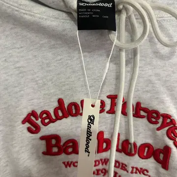 [택 포함 새상품] Badblood 후드 부착 크롭 후드티