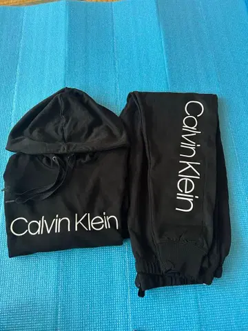 새상품 Calvin Klein 맨투맨 셋업 M 사이즈
