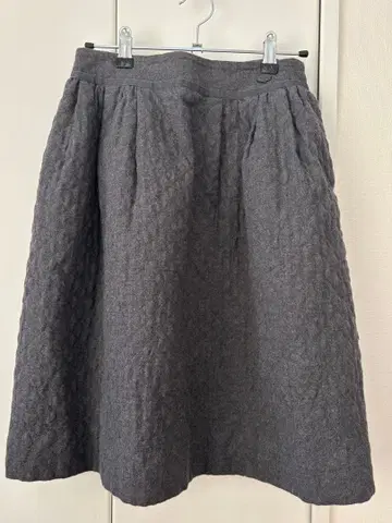 FOXEY 폭시 퀼팅 스커트 그레이