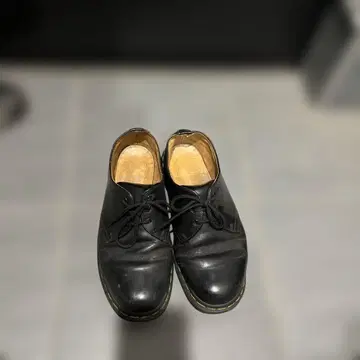 Dr. Martens 가죽 신발 영국제