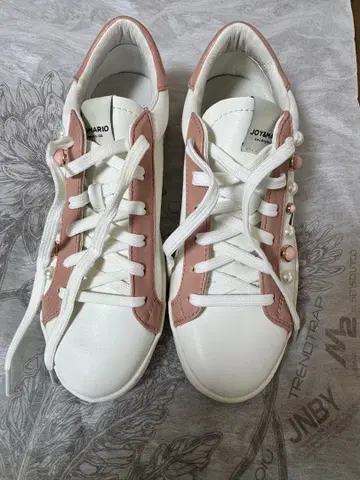 Joy&Mario 화이트/핑크 스니커즈