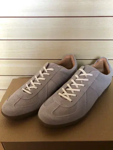 미사용 저먼 트레이너