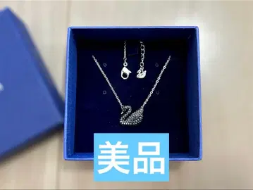 Swarovski 블랙 스완 목걸이