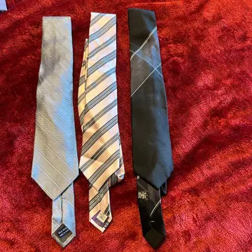 실크 100% 스트라이프 패턴 넥타이 3개 세트. sale!!!