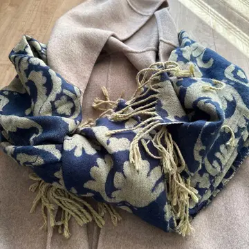 꽃무늬 프린지 스톨 네이비