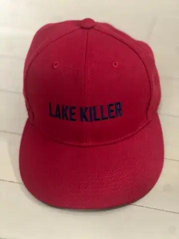 LAKE KILLER 빨간색 캡 스냅백