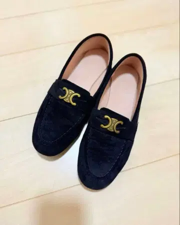 트리옹프 스웨이드 로퍼 블랙 컬러 24.5