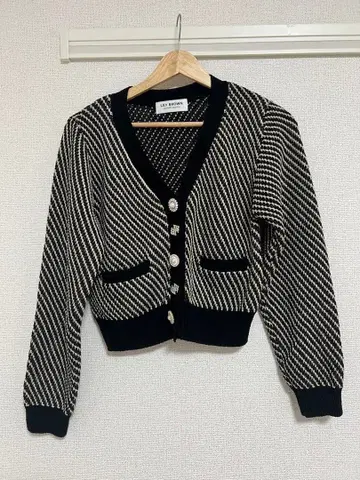 LILY BROWN 블랙 화이트 가디건