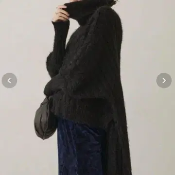 라벨에튀드 MIX 페더얀 볼륨 터틀 니트