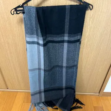 체크 무늬 머플러 그레이 블랙