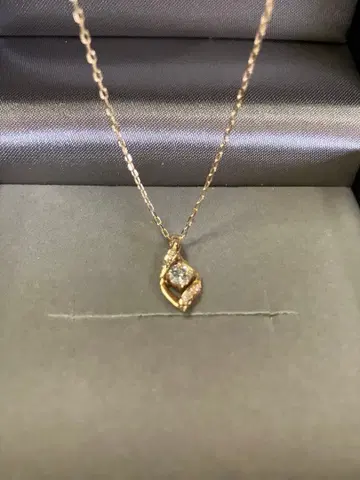 다이아몬드 장식 스와르 디자인 목걸이