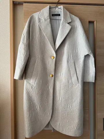 [ 새상품 ] MAISON DE SHANTI 체스터 엠보 코트